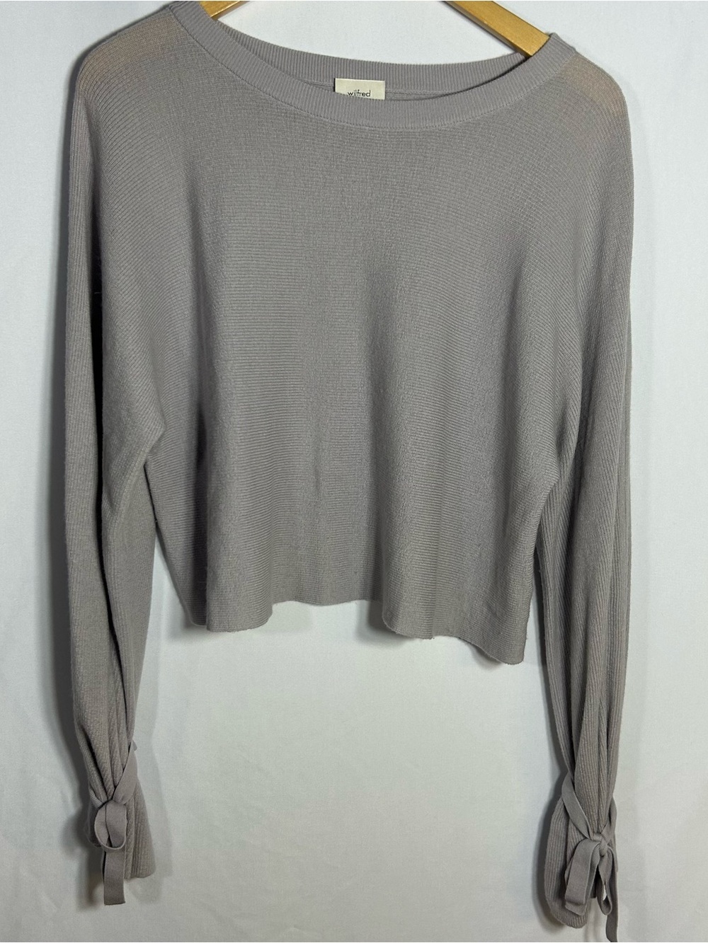 Wilfred Aritzia Tie Cuff 100% Merino Wool Cropped Sweater M Lavender Grey